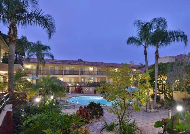 Holiday inn & suites tampa north busch gardens area
