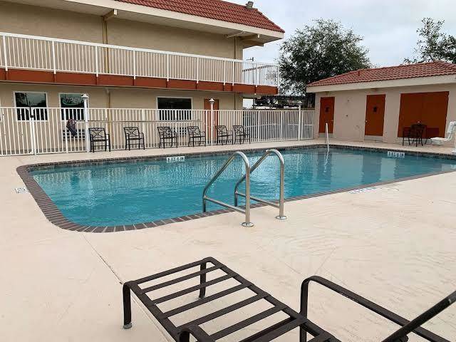 Motel 6 tampa fl