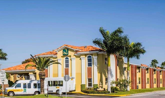 Quality inn airport cruise port