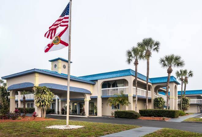 Vista inn & suites tampa