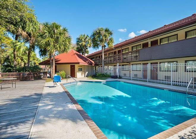 Rodeway inn tampa near busch gardens usf