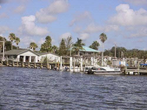 Sportsman's lodge & marina