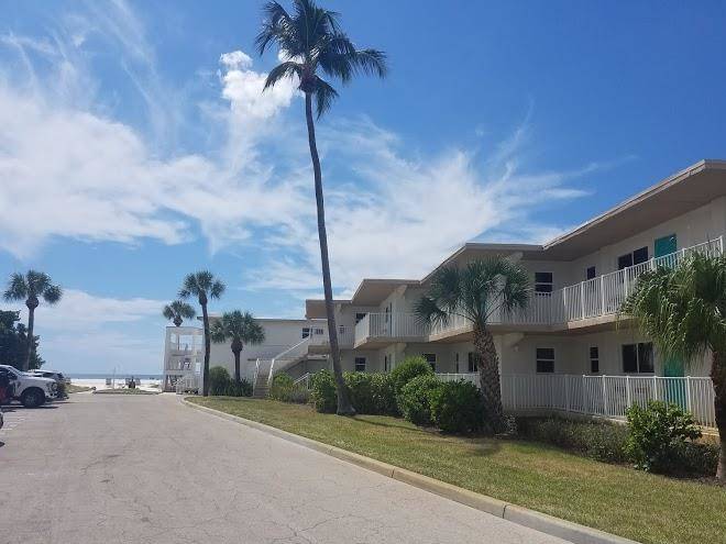Carousel Inn On The Beach Image
