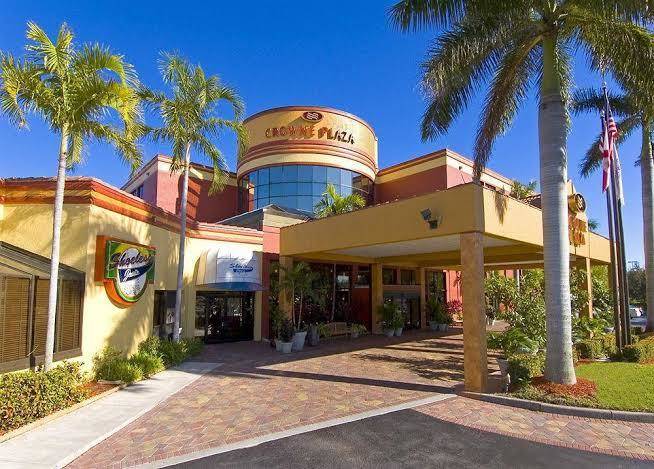 Crowne plaza fort myers at bell tower shops