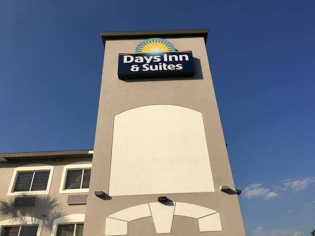 Days inn & suites by wyndham bonita springs north naples
