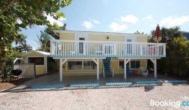 Heart hotel myerside sandy beach