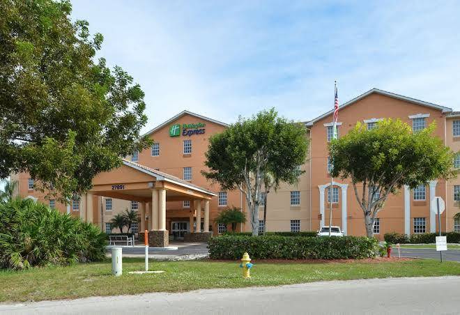 Holiday inn express & suites naples north bonita springs