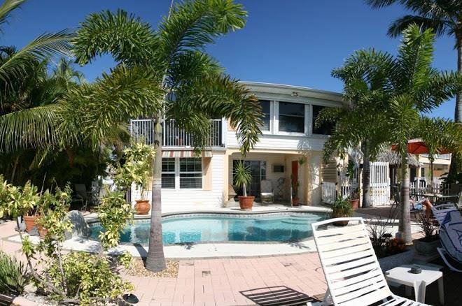 Manatee bay inn