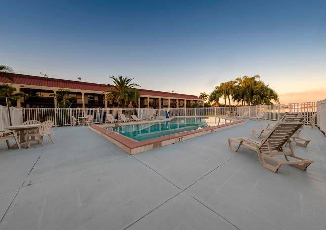 Red roof inn ft myers