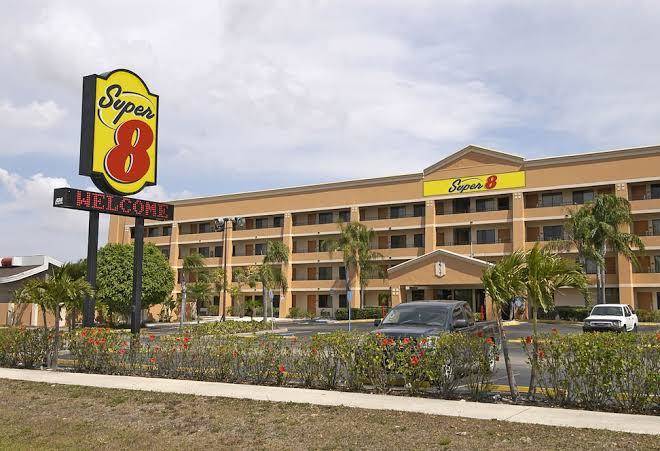 Super 8 by wyndham fort myers