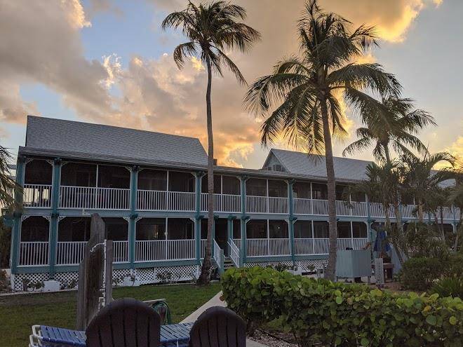 Surfrider beach club