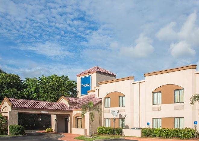 Travelodge By Wyndham Fort Myers Airport Image