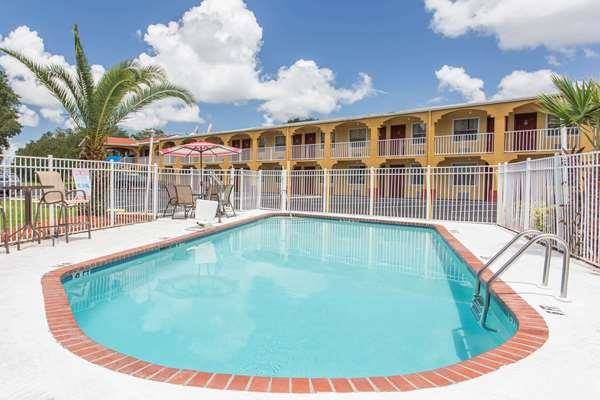 Days inn by wyndham bradenton i 75