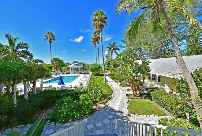 Wicker inn beach resort