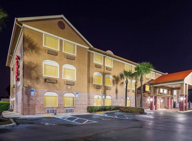 Red Roof Inn Ocala Image
