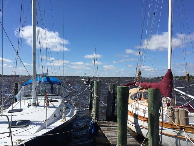 The harbor inn & marina