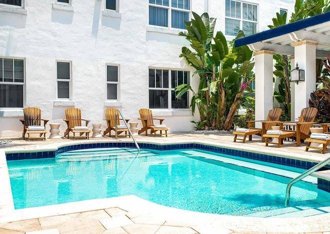 Blue Moon Hotel Image