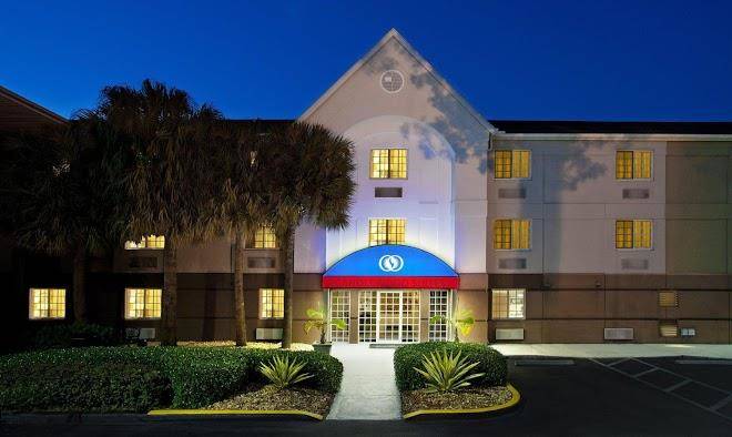 Sonesta Simply Suites Miami Airport Doral