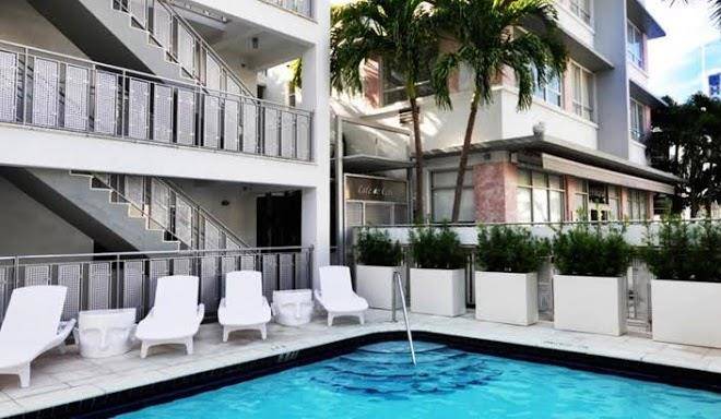 Crest hotel suites