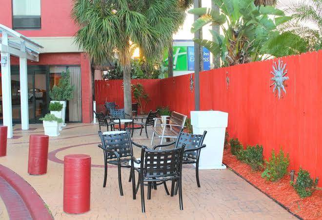 B&B HOTEL Miami Airport