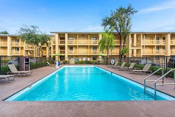 La quinta inn by wyndham miami airport north