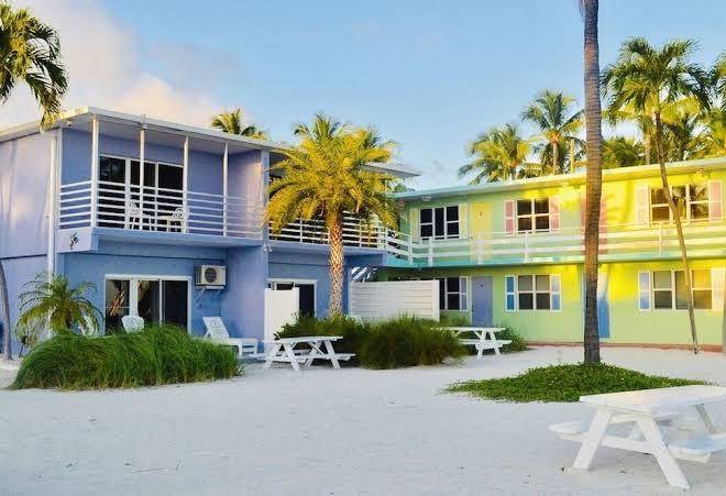 Drop anchor resort & marina