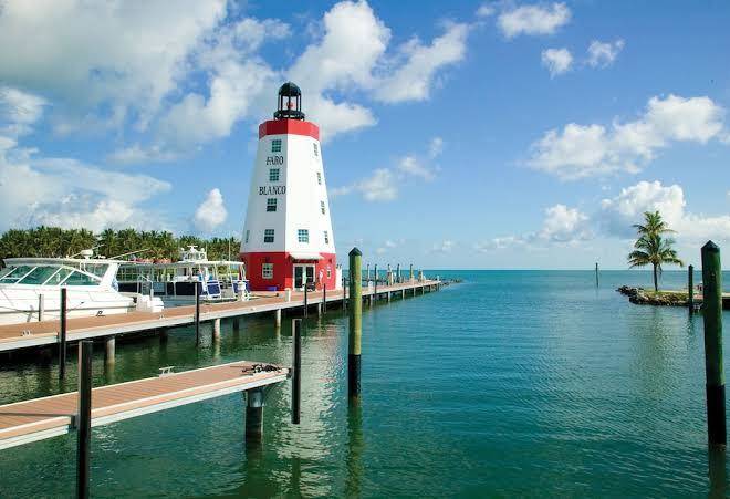 Faro blanco resort and yacht club