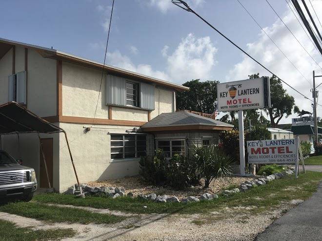 Key lantern motel