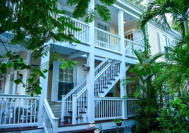 Mango tree inn