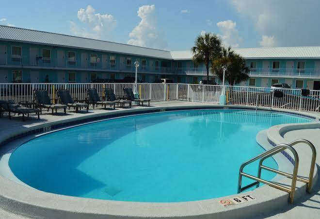 Destin inn & suites