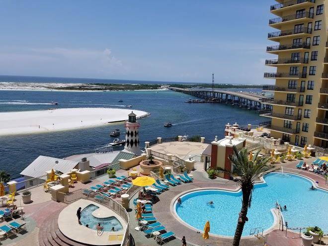 Emerald Grande Image