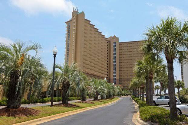 Pelican beach resort