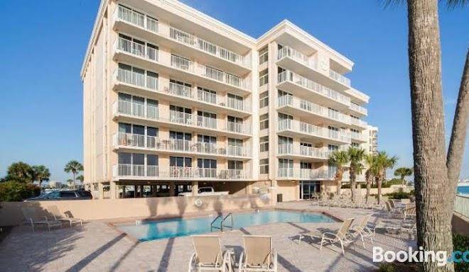 Waterview towers by holiday isle