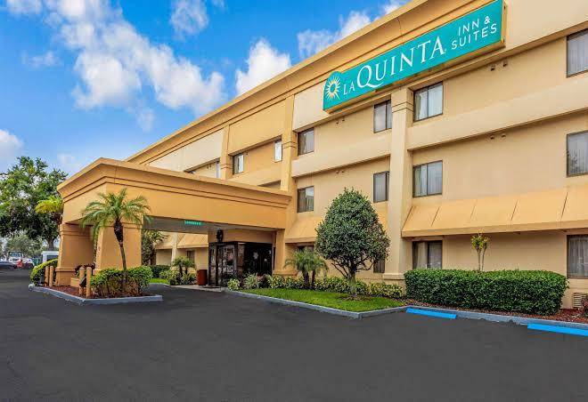 La Quinta Inn & Suites By Wyndham Orlando South Image