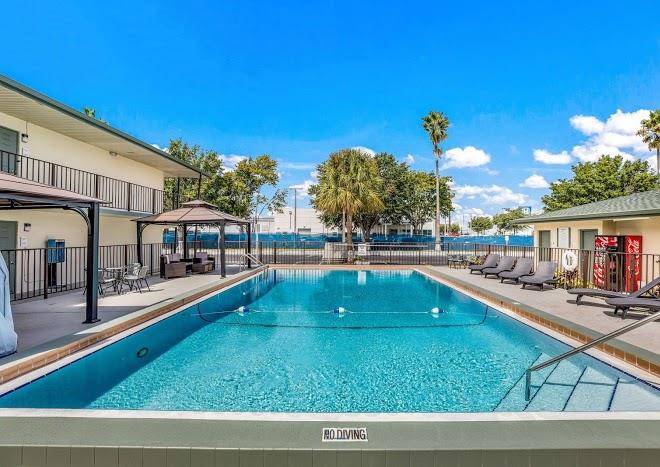 Quality inn & suites downtown