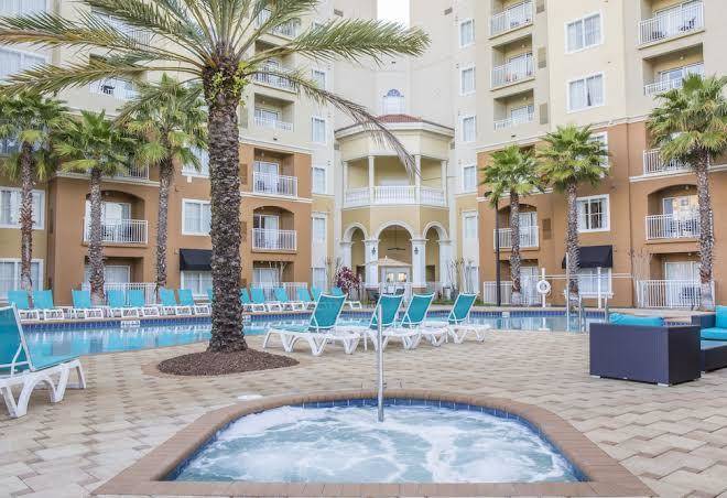 The point hotel & suites