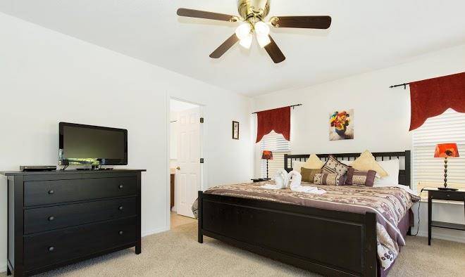 Bella Vida Vacation Homes Image