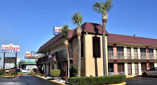 Crown motel