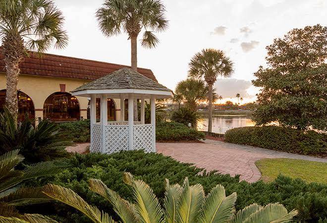 Maingate Lakeside Resort Image