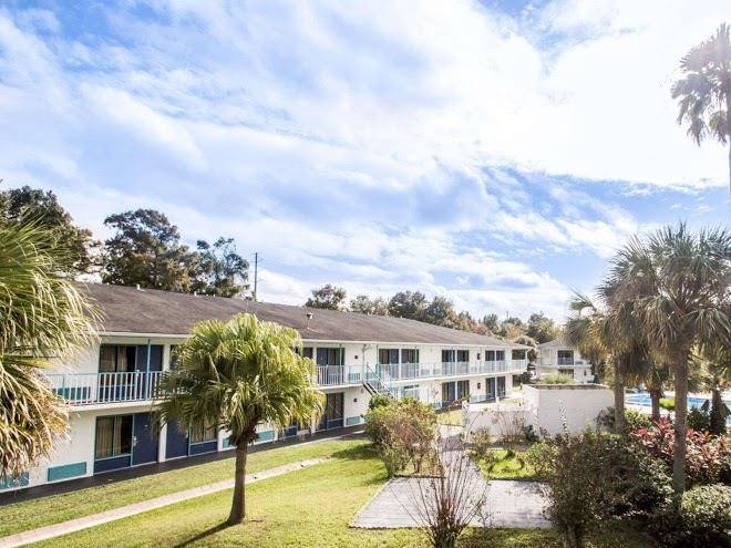 Rodeway Inn Maingate Image