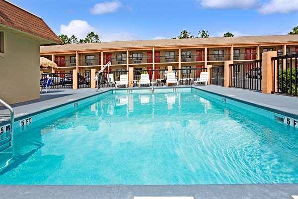 Super 8 by Wyndham Kissimmee