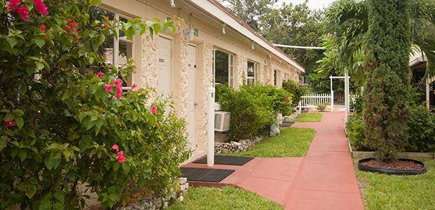 Barefoot mailman motel