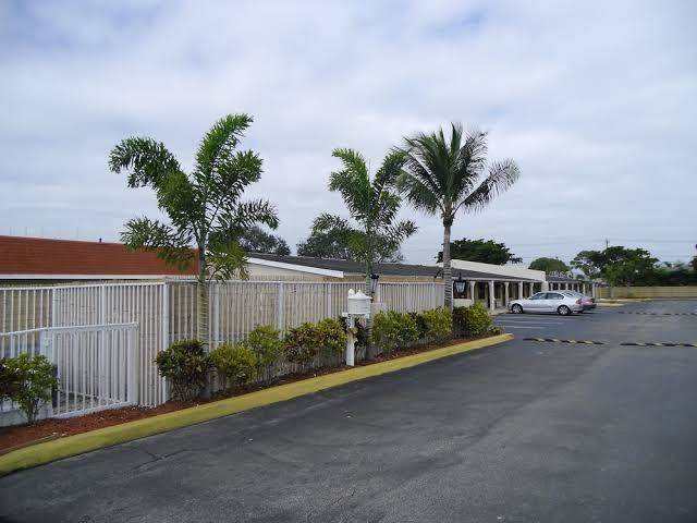 Super 8 by wyndham lantana west palm beach