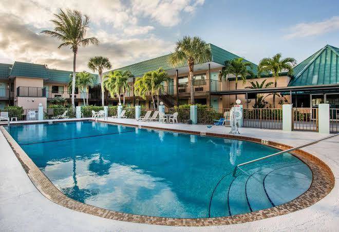 Super 8 By Wyndham North Palm Beach Image