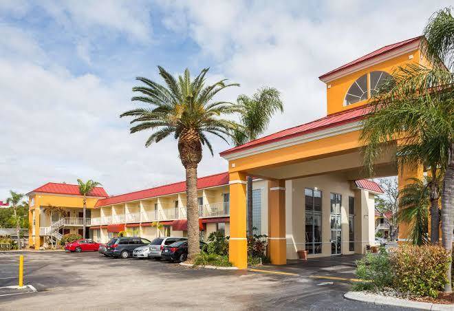 Days inn & suites by wyndham port richey