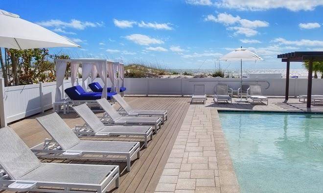 Barefoot beach club