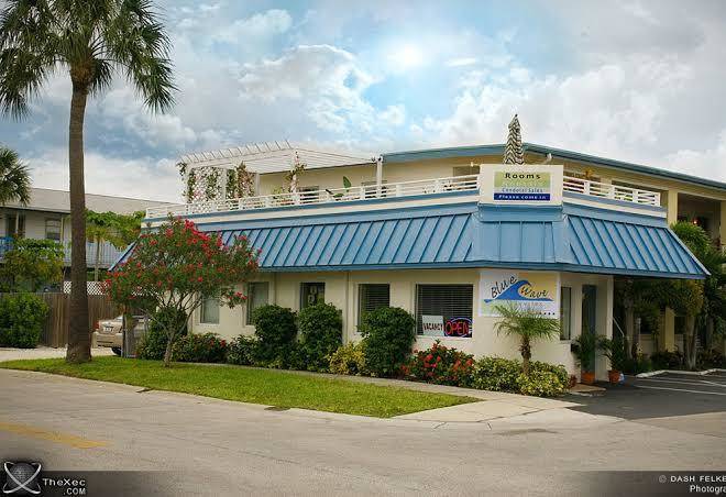 Blue wave motel suites