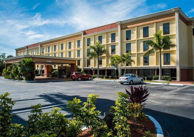 Comfort Inn & Suites Clearwater Pinellas Park Image