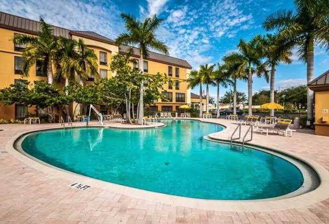 Holiday inn st petersburg west