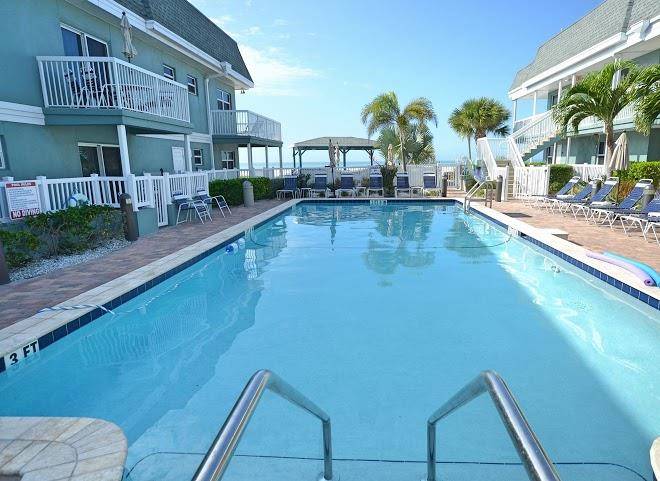 Mariner beach club